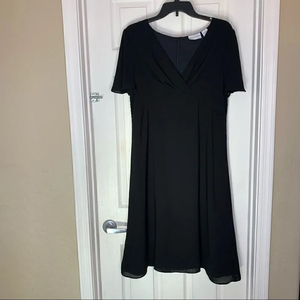Jaclyn Smith V Neck Classic Black Dress Size 12